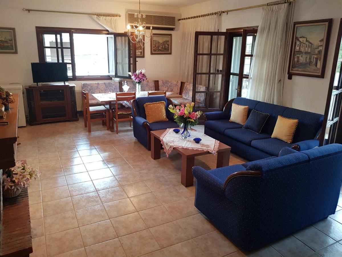 Rustic By The Sea Apartment Flogita Exterior photo